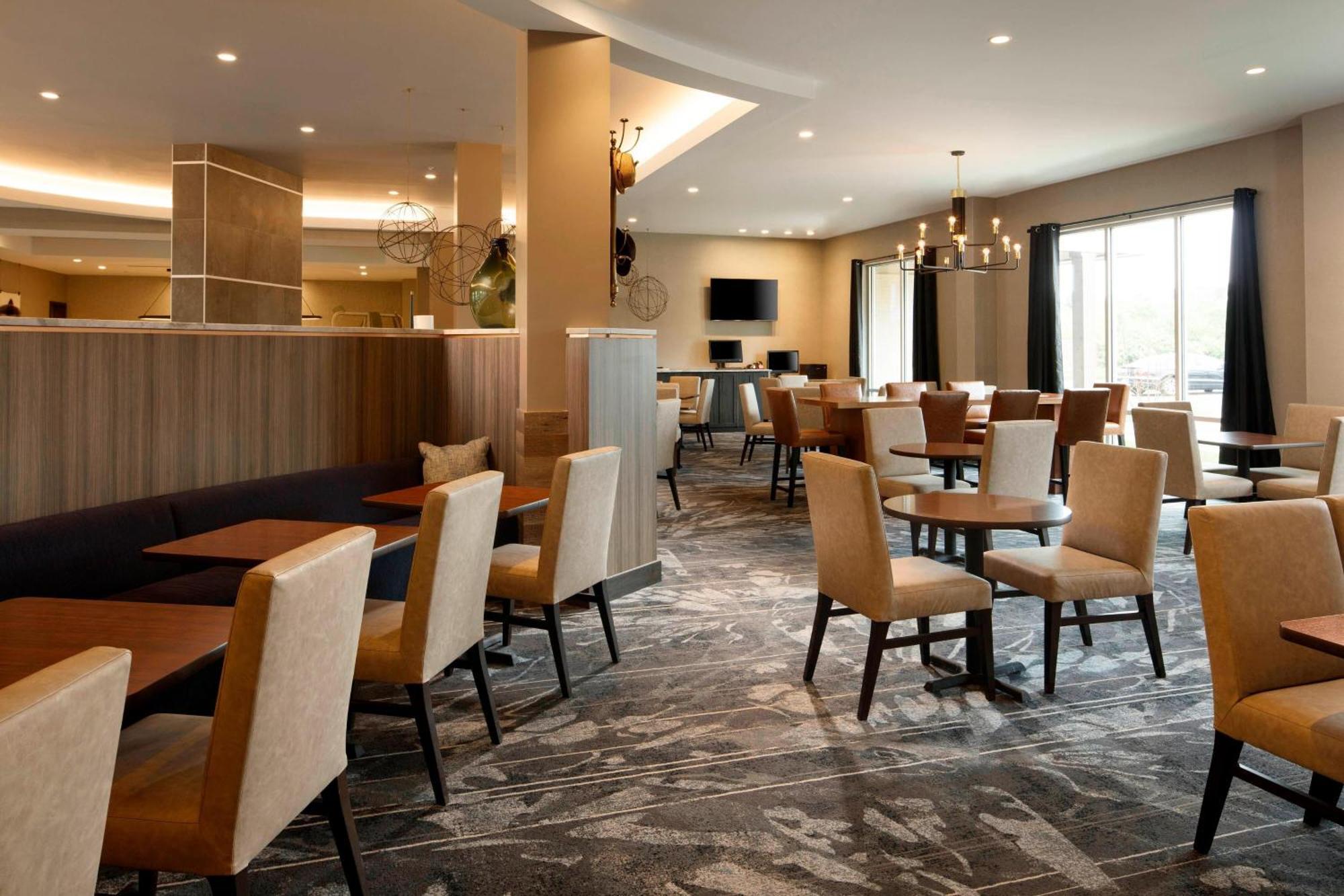 Towneplace Suites By Marriott Louisville Northeast Exterior photo