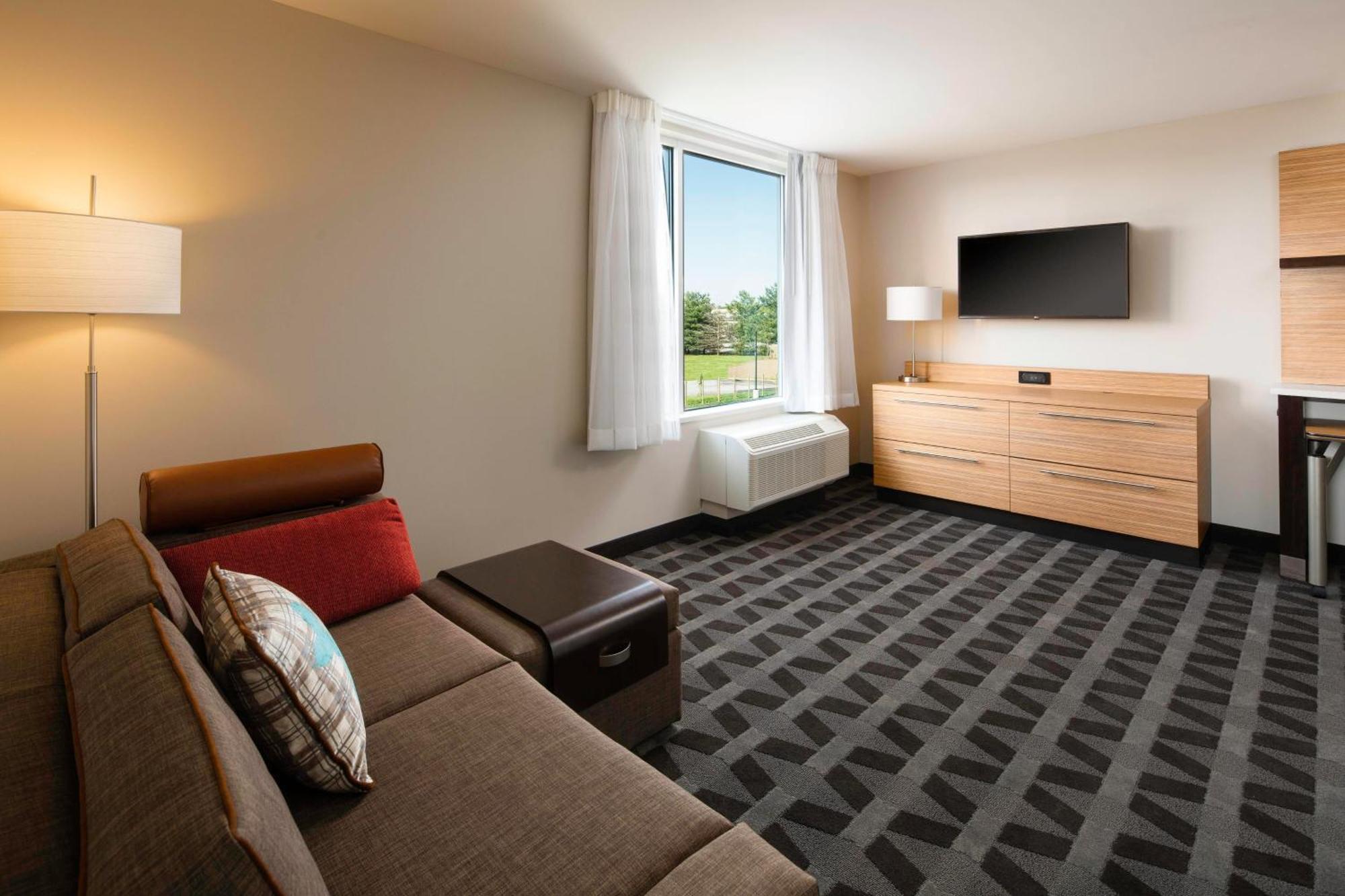 Towneplace Suites By Marriott Louisville Northeast Exterior photo